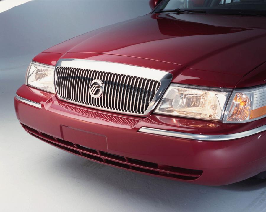 Детали экстерьера Mercury Grand Marquis 2003 года  (фото 17 из 19)
